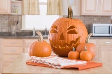 How to Keep a Pumpkin From Rotting Before Halloween | eHow