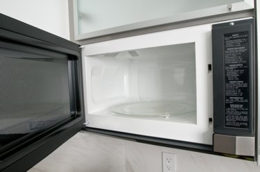 Replace a Samsung microwave's oven light or cooktop light