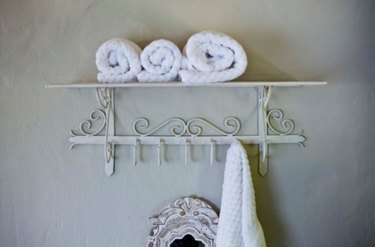 Where should the 10 hand towel bar go in this bathroom? : r/DesignMyRoom