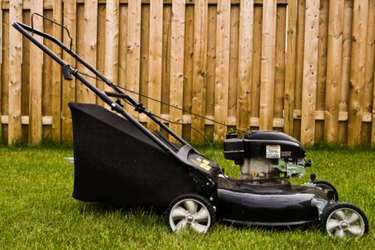 Taking blade discount off push mower