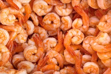 Boiled shrimps, peeled for cooking