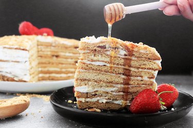 Russian honey cake