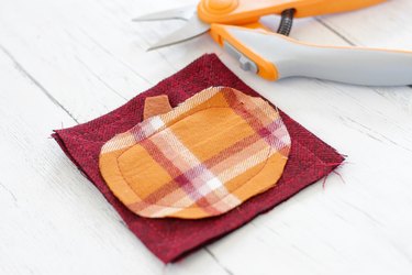 Decorating for fall can be as easy as adding a few of these DIY quilted coasters to your tables.