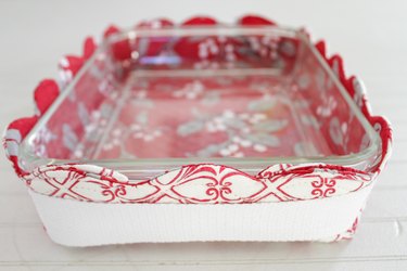 Edge of hot-dish basket with clear dish inside