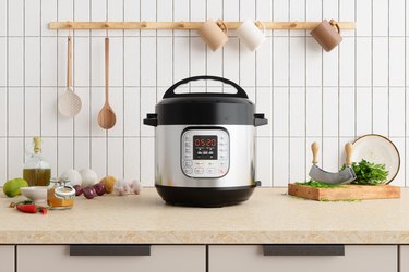 FARBERWARE 7-IN-1 PROGRAMMABLE PRESSURE COOKER USERS