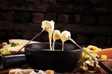 Lugano Cast Iron Fondue Pot