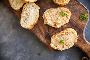 Pâté on bread slices