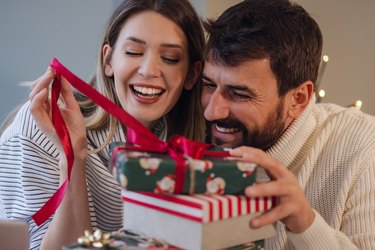 How to Buy a Christmas Present for a Female Crush
