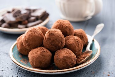 Chocolate truffles with cocoa powder