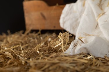 How to Set Up an Inside Nativity Set