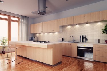 Undercabinet lights in kitchen