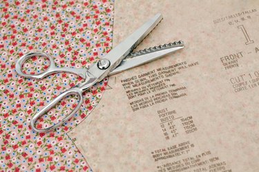 Best sewing scissors (for cutting different types of fabric) - La