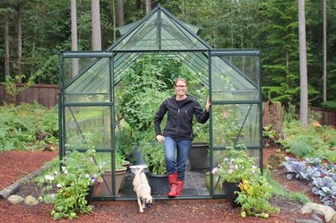 Greenhouse Supply List - Important Items For Greenhouse Gardening