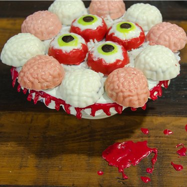 Brain and eyeball candies