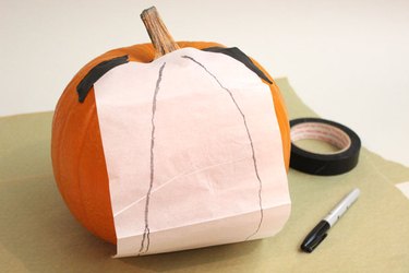 Create a template of the pumpkin