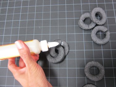 Linking and gluing the rings