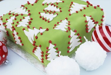 The 411 on Festive Holiday Desserts | eHow