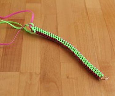 Plastic Lace Bracelet Zipper  6 Steps  Instructables