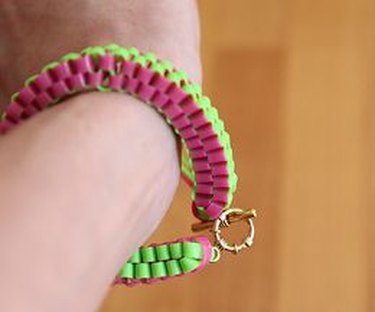 How to Make Plastic Bracelets  Cord bracelet diy, Plastic lace, Diy  bracelets