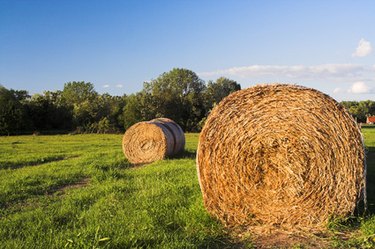 How to Make Mini Hay Bales