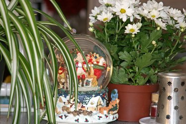 DIY Snow Globes - The Sweetest Occasion