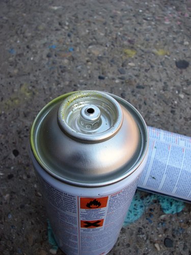 How to Paint with Aerosol Spray Cans. 