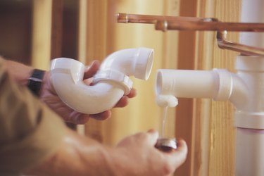 Repair a Broken Pipe: How to fix a leaking step joint 