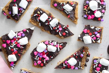 Valentine's Day graham cracker toffee bark