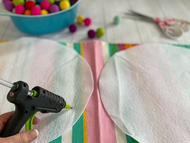 How to Make a Pompom Place Mat