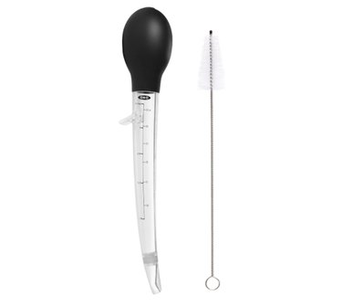  OXO Good Grips Angled Turkey Baster with Cleaning Brush: Home &  Kitchen