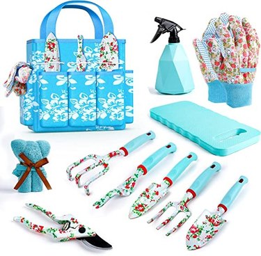 The JUMPHIGH tool kits has everything you need to easily get your garden chores done and the set is attractive with a floral design.