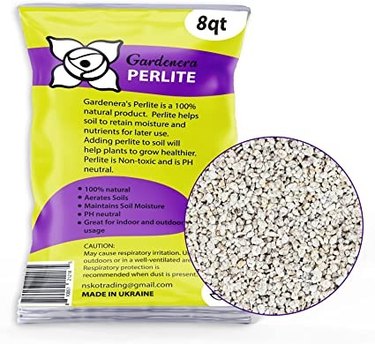 Gardenera perlite has fine to medium particles making it a good soil amendment, starting seeds and rooting cuttings.