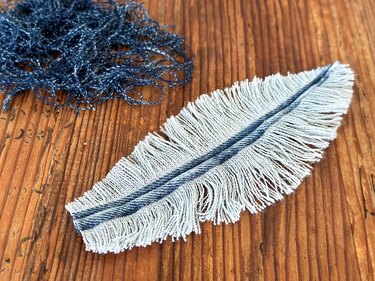 DIY Woolen Feather for Decoration, Feathers made out of yarn