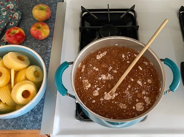 cook and stir canned apple pie filling ingredients