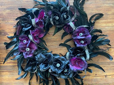 Halloween gift idea: Make a Halloween Eyeball Bouquet  Halloween eyeballs,  Easy halloween crafts, Halloween gifts