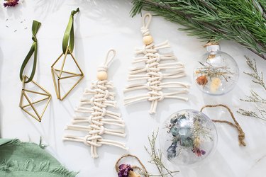 Rustic Handmade Ornament Ideas to Dress Up the Tree