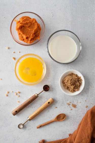 Ingredients for single-serving pumpkin pie