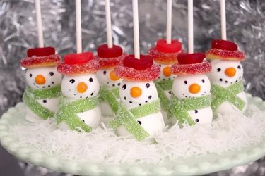 Cake pops decorated to look like snowmen
