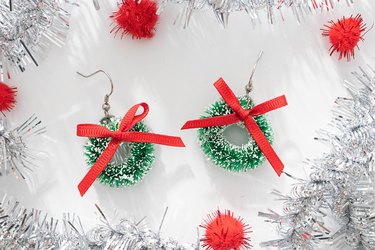 DIY mini Christmas wreath earrings