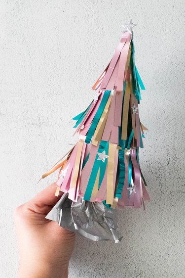 Pink, gold and blue tinsel tree party cracker DIY