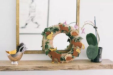 Wreath with cinnamon ornaments