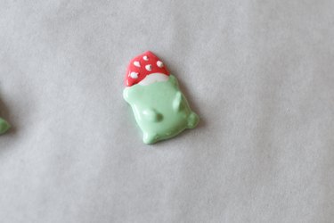 Frog meringue with mushroom hat