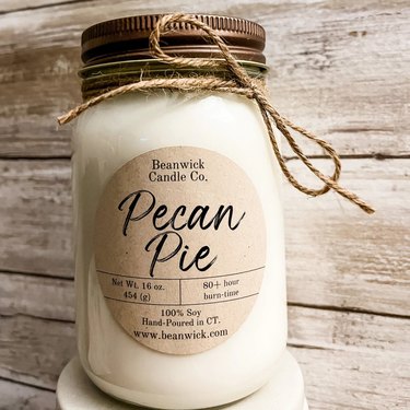 Pecan pie–scented candle in Mason jar