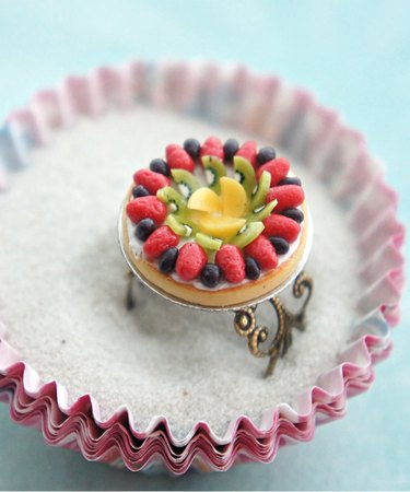 Ring shaped like a fruit pie