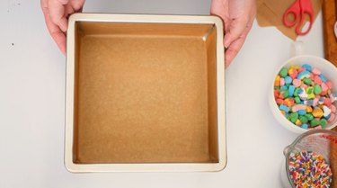 square cake pan
