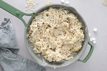 Crisped rice mixture in a pan
