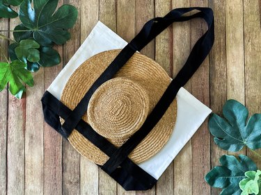 finished sun hat tote bag