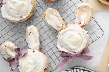 Bunny cinnamon rolls