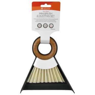 OXO Good Grips Dustpan & Brush Set – Modern Quests