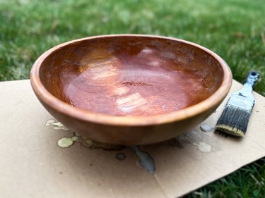 place wet bowl in well-ventilated area